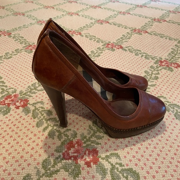 Burberry brown heels - Picture 2 of 4